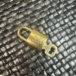 LOUIS VUITTON | Lock and Key